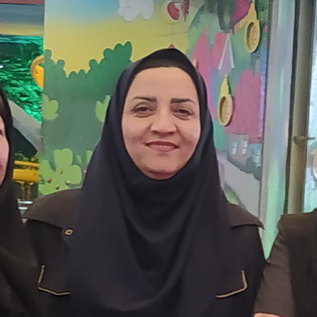 خانم همتی
